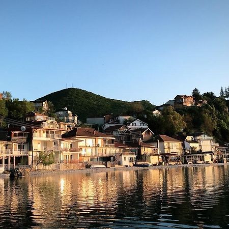 Rooms And Apartaments De Niro Търпейца Екстериор снимка