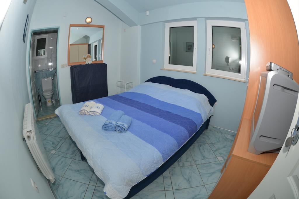 Rooms And Apartaments De Niro Търпейца Екстериор снимка